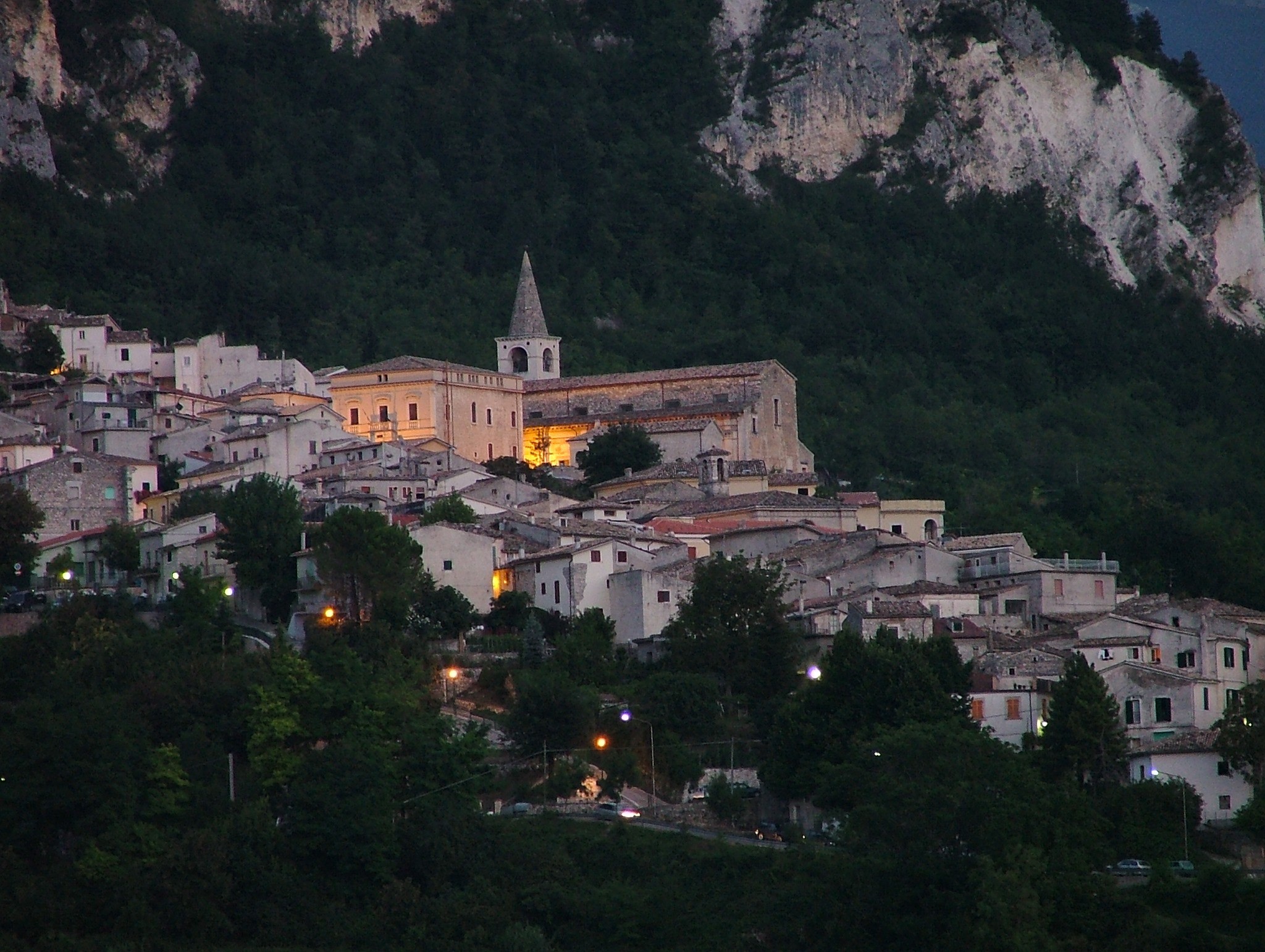 Il Comune di Terme Caramanico punta a salvare il turismo: smaltirà rifiuti e curerà parcheggio