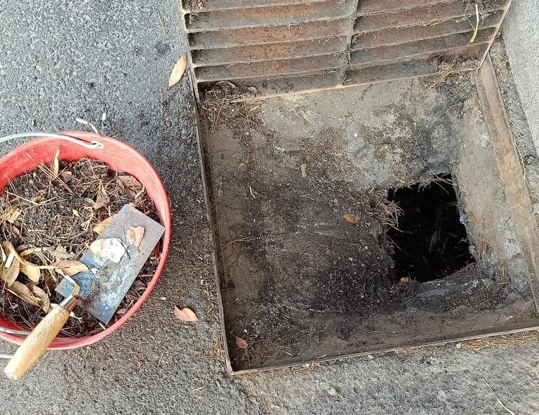 Giulianova, continua operazione pulizia tombini, sindaco: interventi più efficaci grazie a segnalazioni cittadini