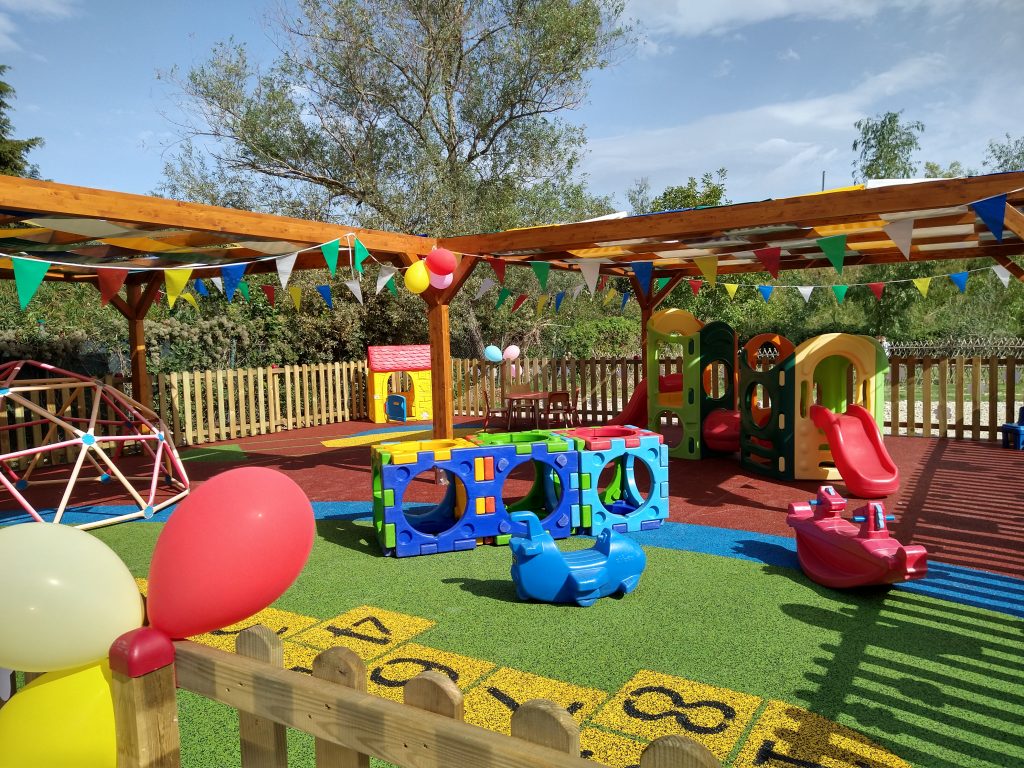 Castellalto, l'istituto comprensivo Margherita Hack inaugura la nuova area giochi AbruzzoLive Castellalto, l'istituto comprensivo Margherita Hack inaugura la nuova area giochi AbruzzoLive