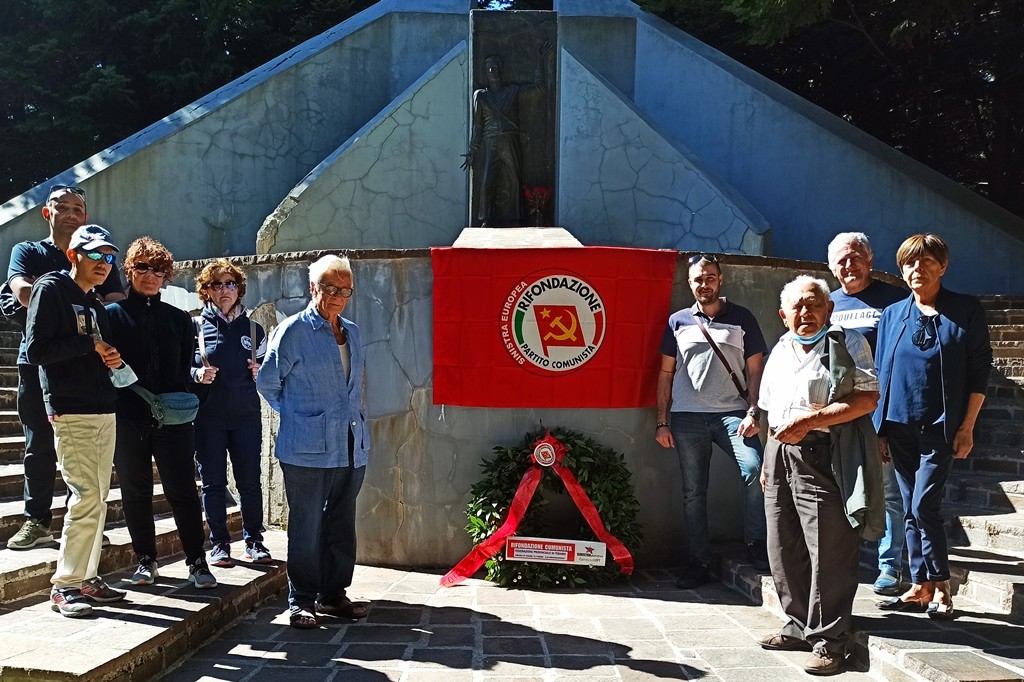 Battaglia di Bosco Martese, rifondazione comunista rende omaggio al monumento dei partigiani al ceppo