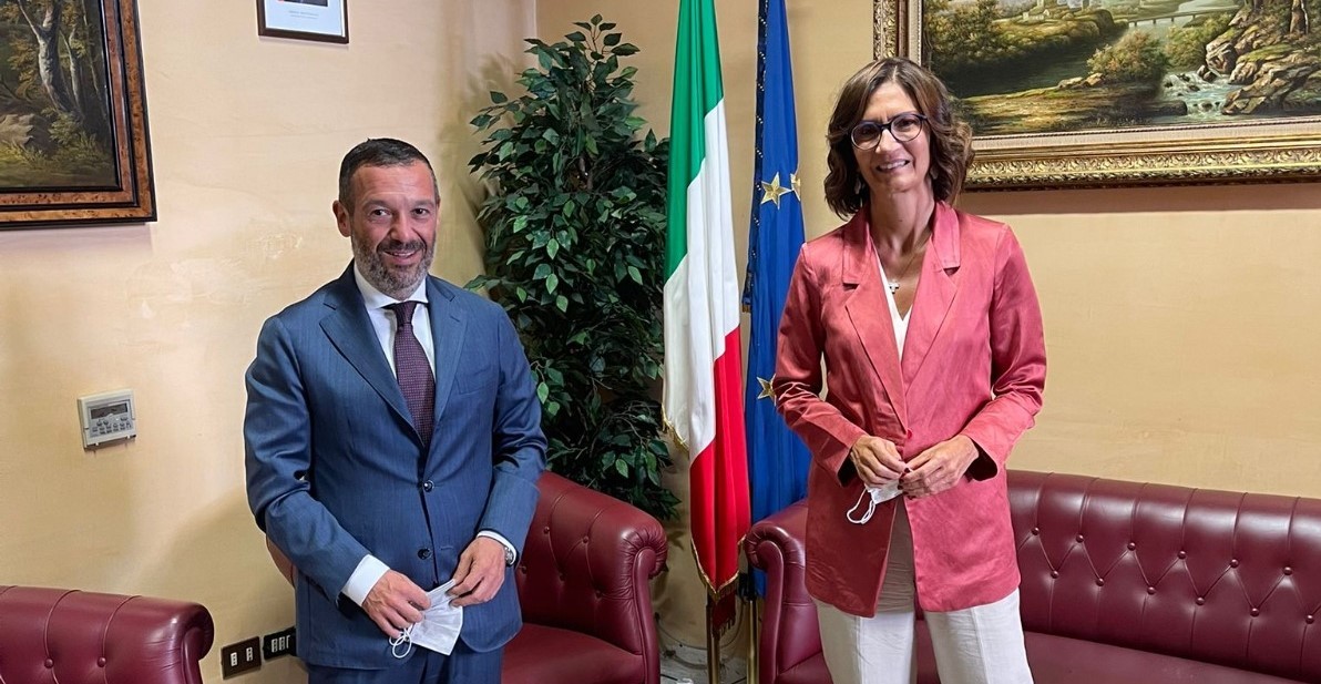 Incendi, la Regione Abruzzo chiede stato di emergenza al ministro Gelmini: “Necessari i ristori”