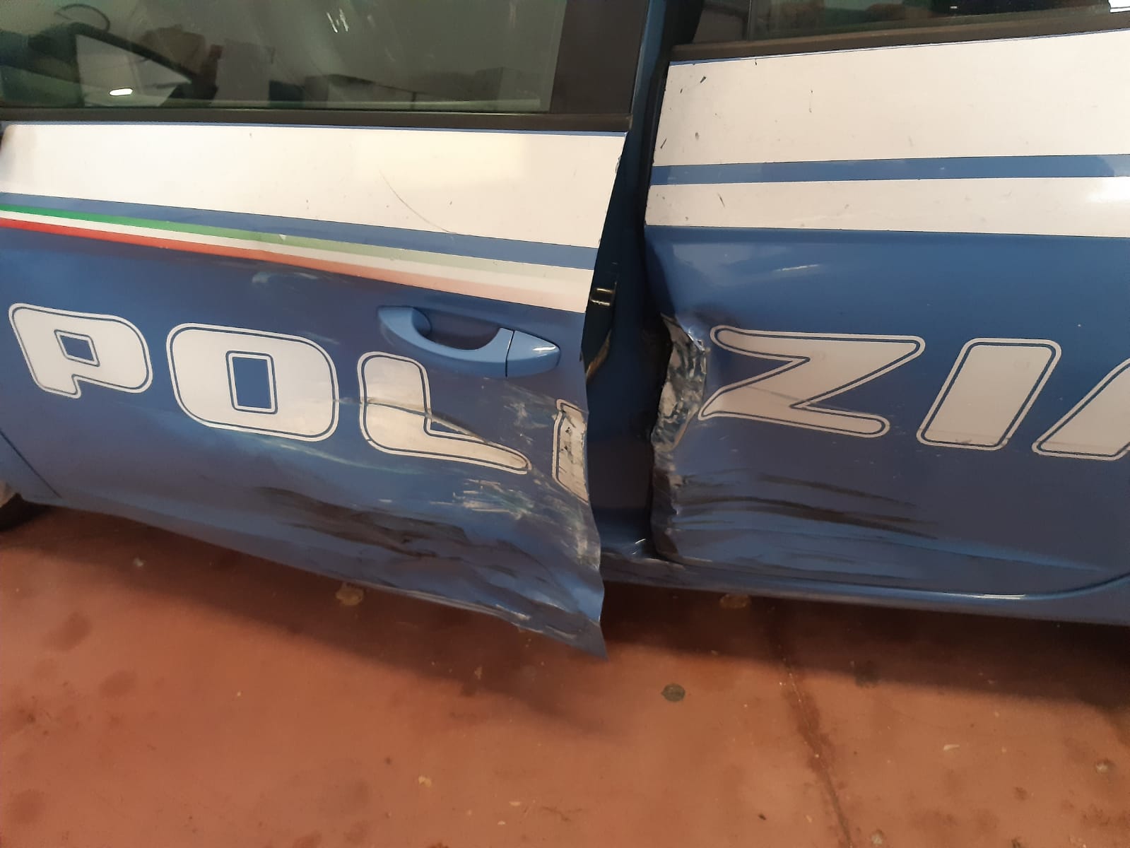 Spaccata al bar e poi folle fuga a tutta velocità, bloccati e arrestati un uomo e una donna