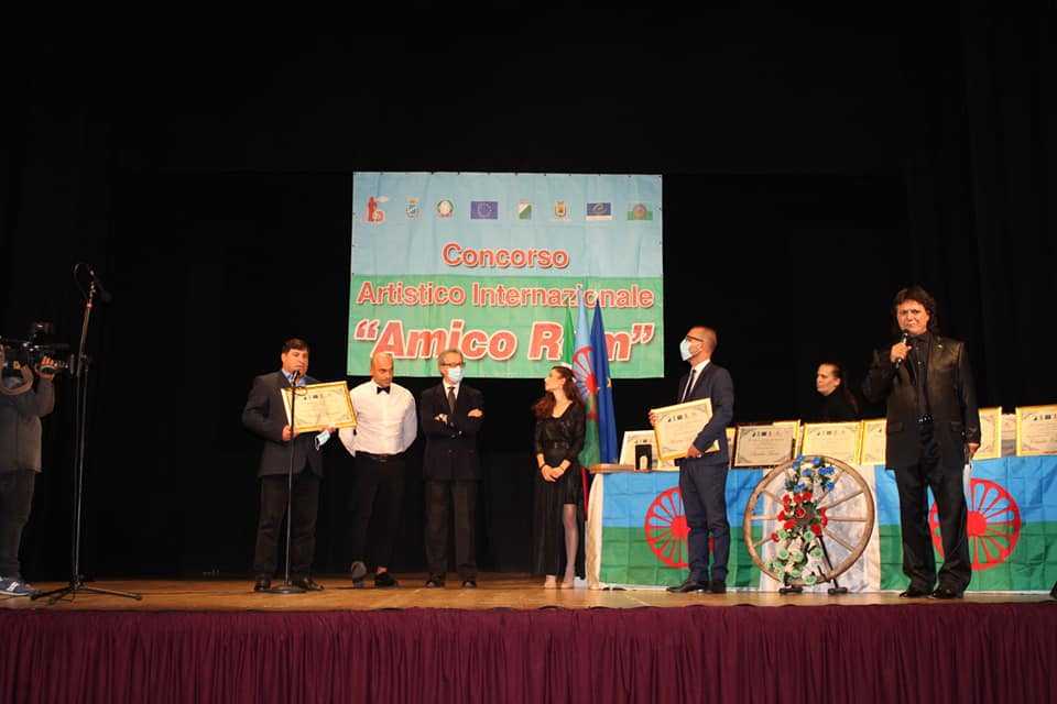 Amico Rom, tutti i premi dell’evento culturale: Spinelli, continua lotta per uguaglianza