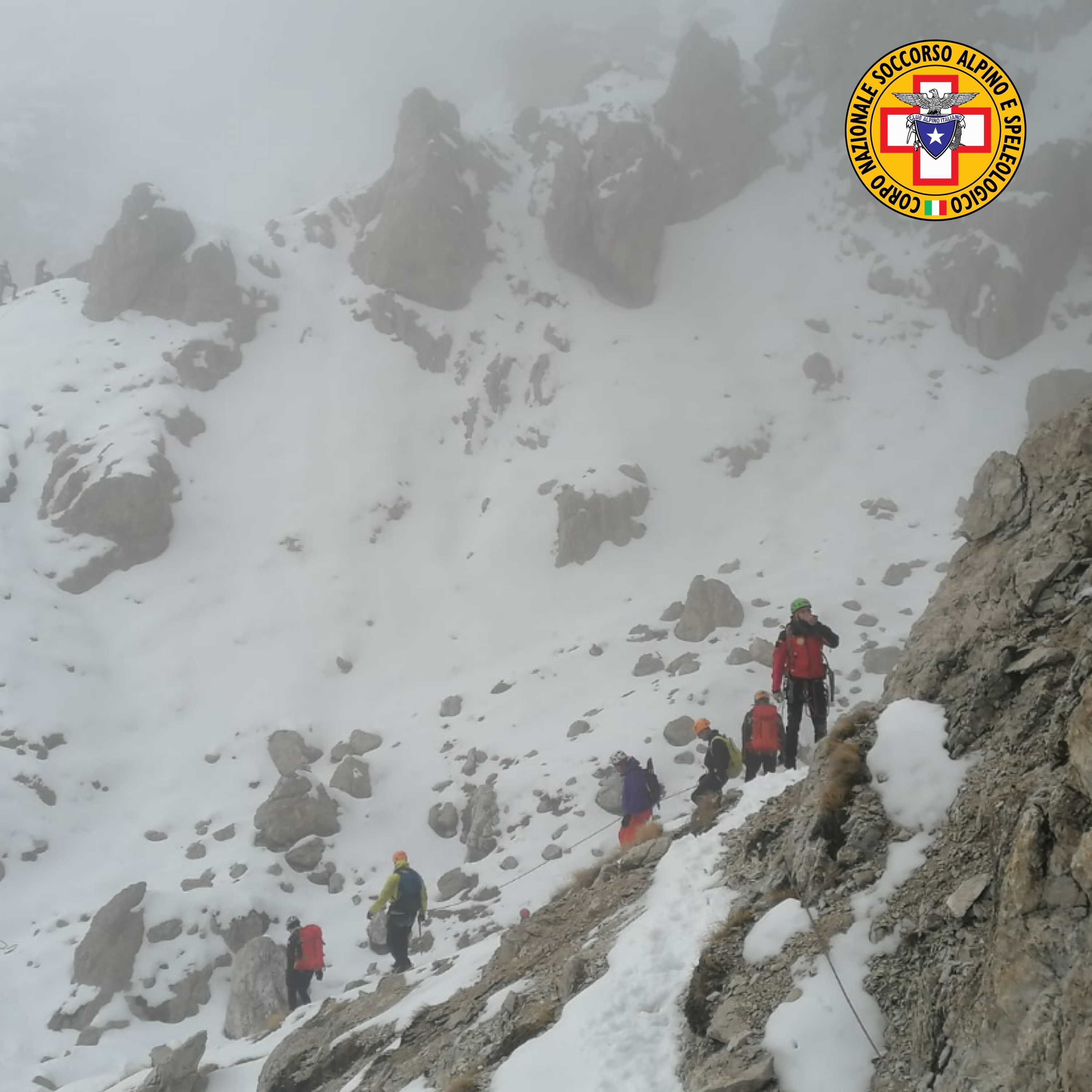 Recuperati i due escursionisti bloccati sul Monte Prena: hanno dormito su un salto di roccia