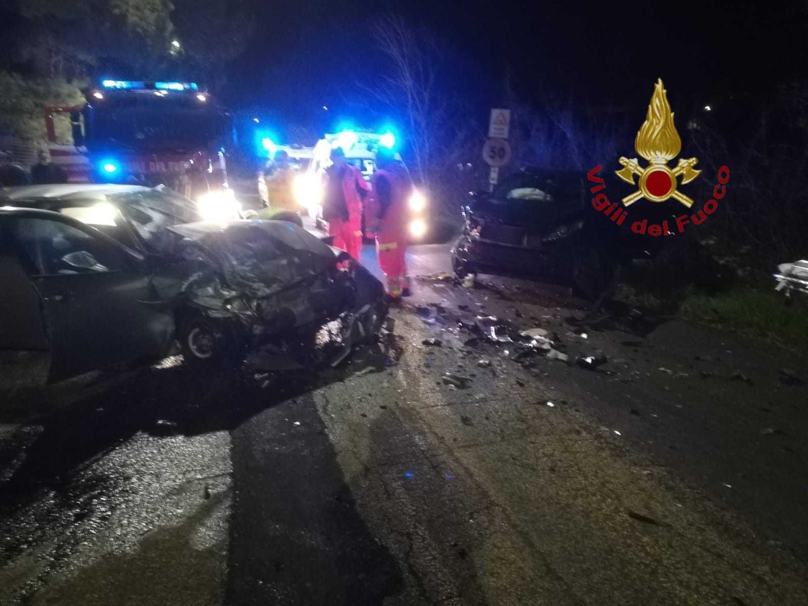 Violento schianto nel Pescarese, quattro persone ferite e trasportate in ospedale