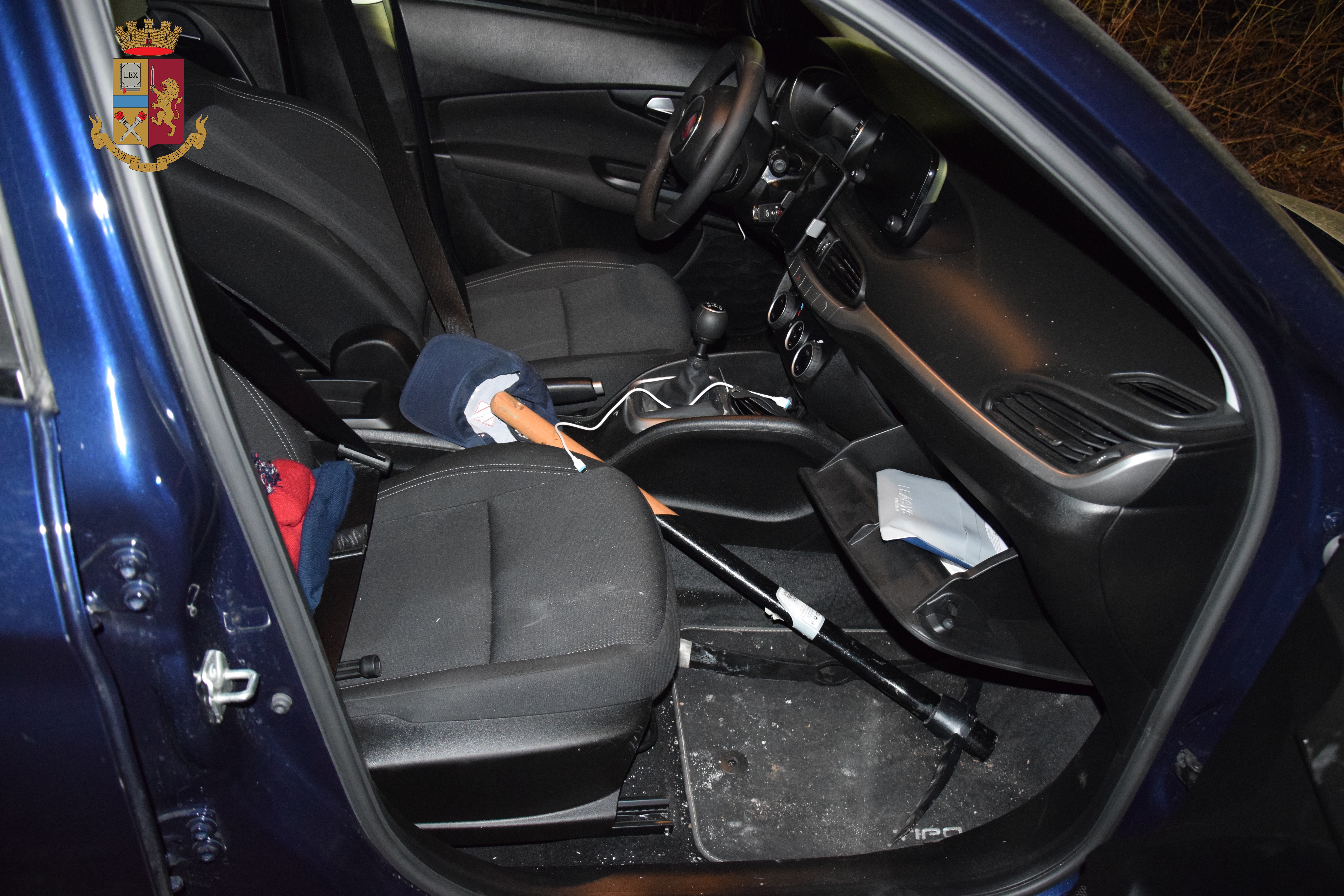 Ladri che investono poliziotti, una notte di follia all’Aquila: reparto Scientifico sulle tracce dei malviventi