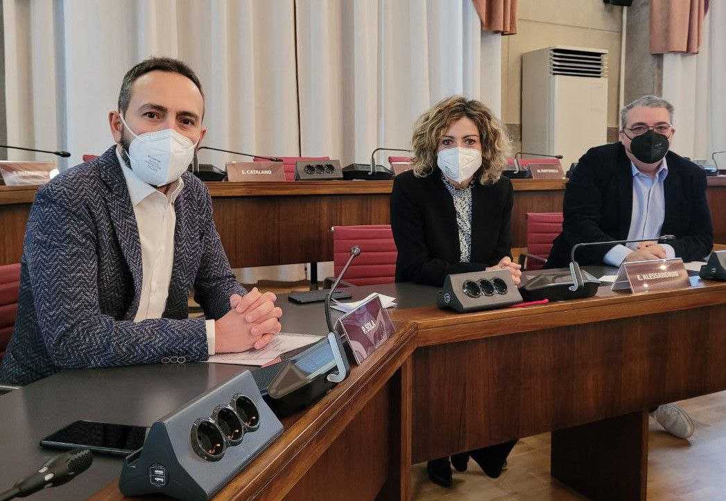 Emergenza Covid, M5S: “Saltato ogni tracciamento dei contagi, gestione sanitaria allo sbando”