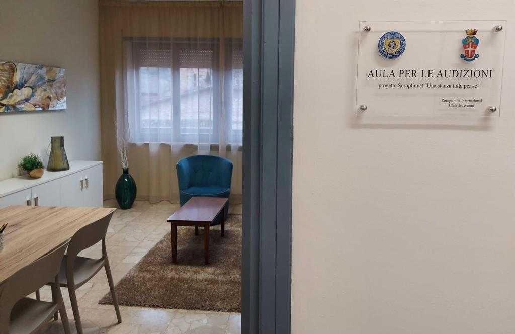 Ubriaco picchia continuamente la moglie davanti ai bambini: carabinieri arrestato 34enne teramano