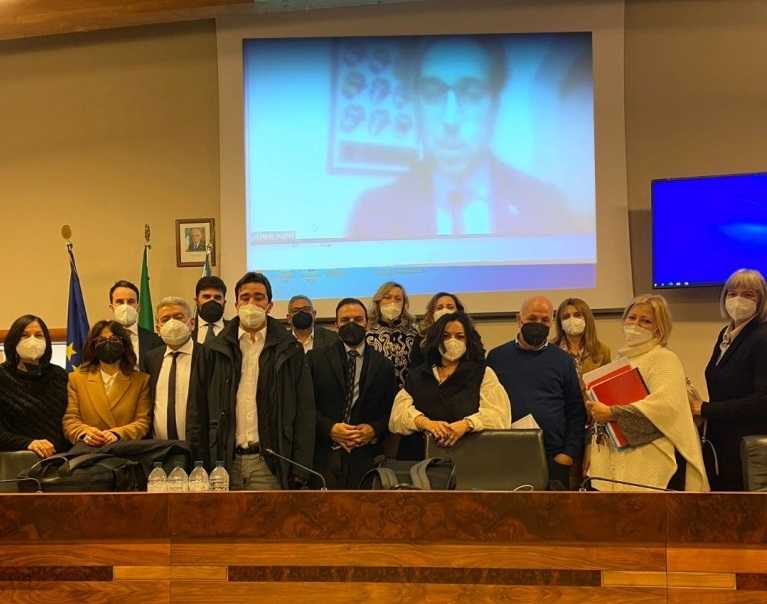 Consiglio comunale da record a Roseto degli Abruzzi: 16 ore per approvare il bilancio di previsione