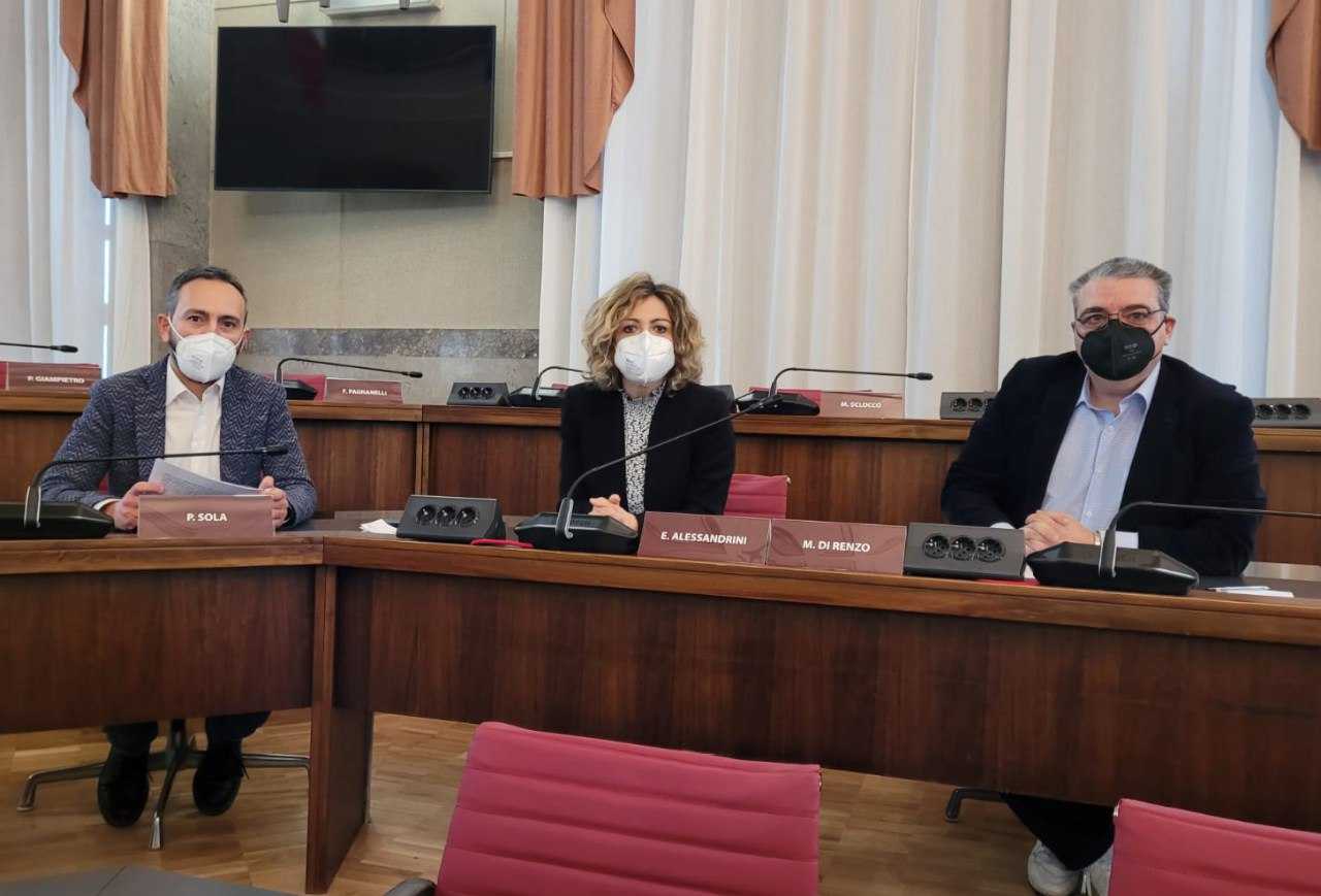 M5S su caos vaccini: “Open day specifici per chi rischia di restare senza Green Pass dal 1° febbraio”