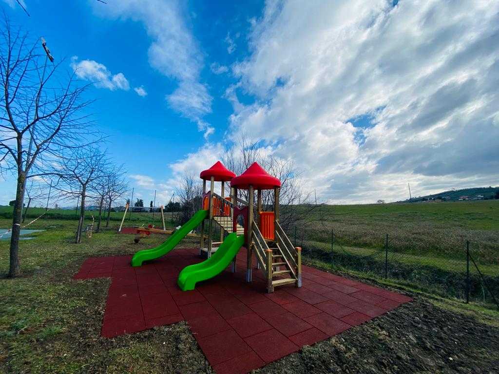 Manoppello, ecco le immagini del nuovo parco giochi a Ripacorbaria