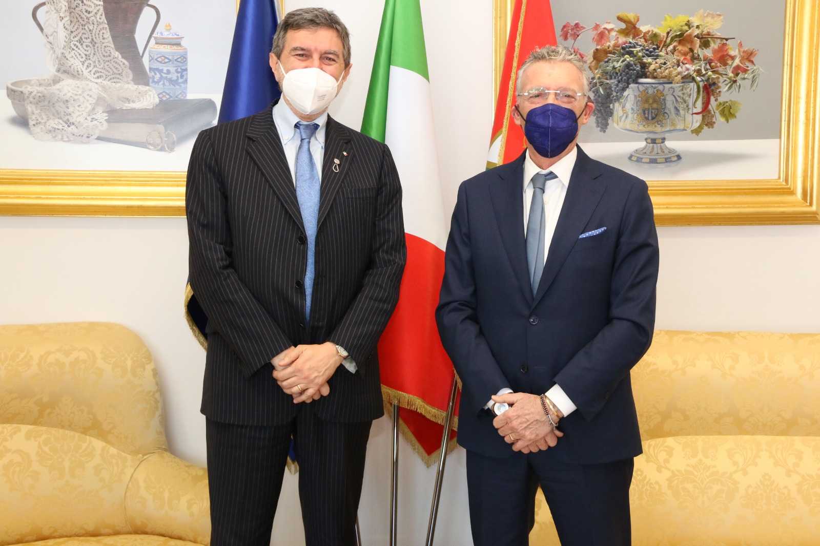 Il presidente Marsilio incontra il prefetto Zanni: “Priorità vertenze occupazionali nel Teramano”
