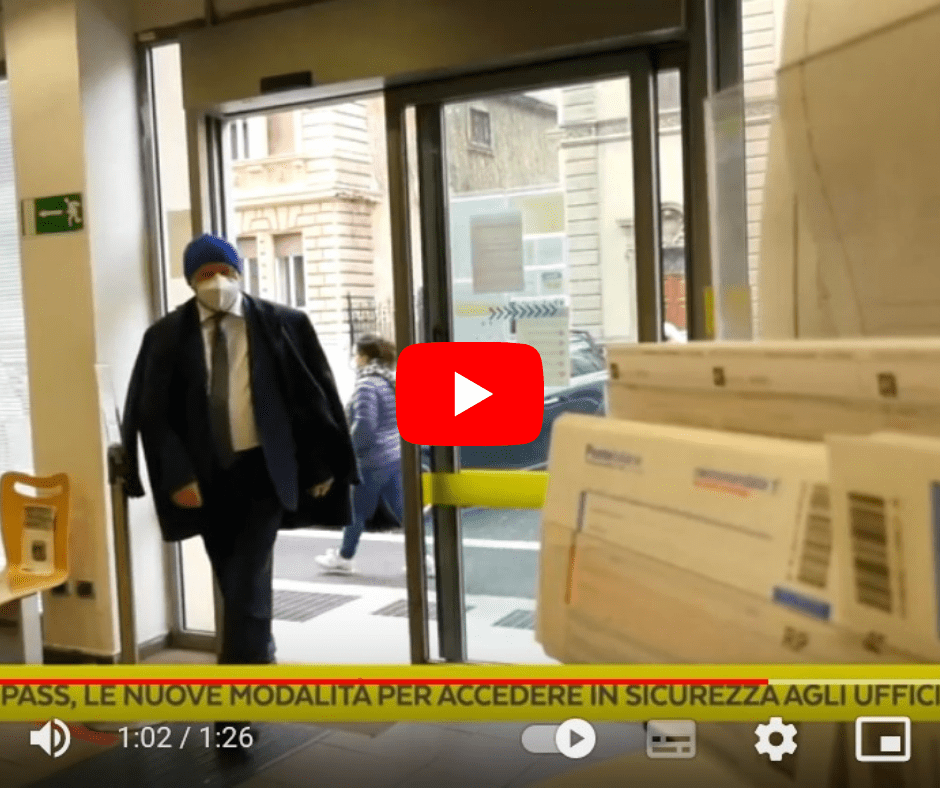 Poste Italiane, da oggi obbligatorio green pass: ecco il video dei controlli
