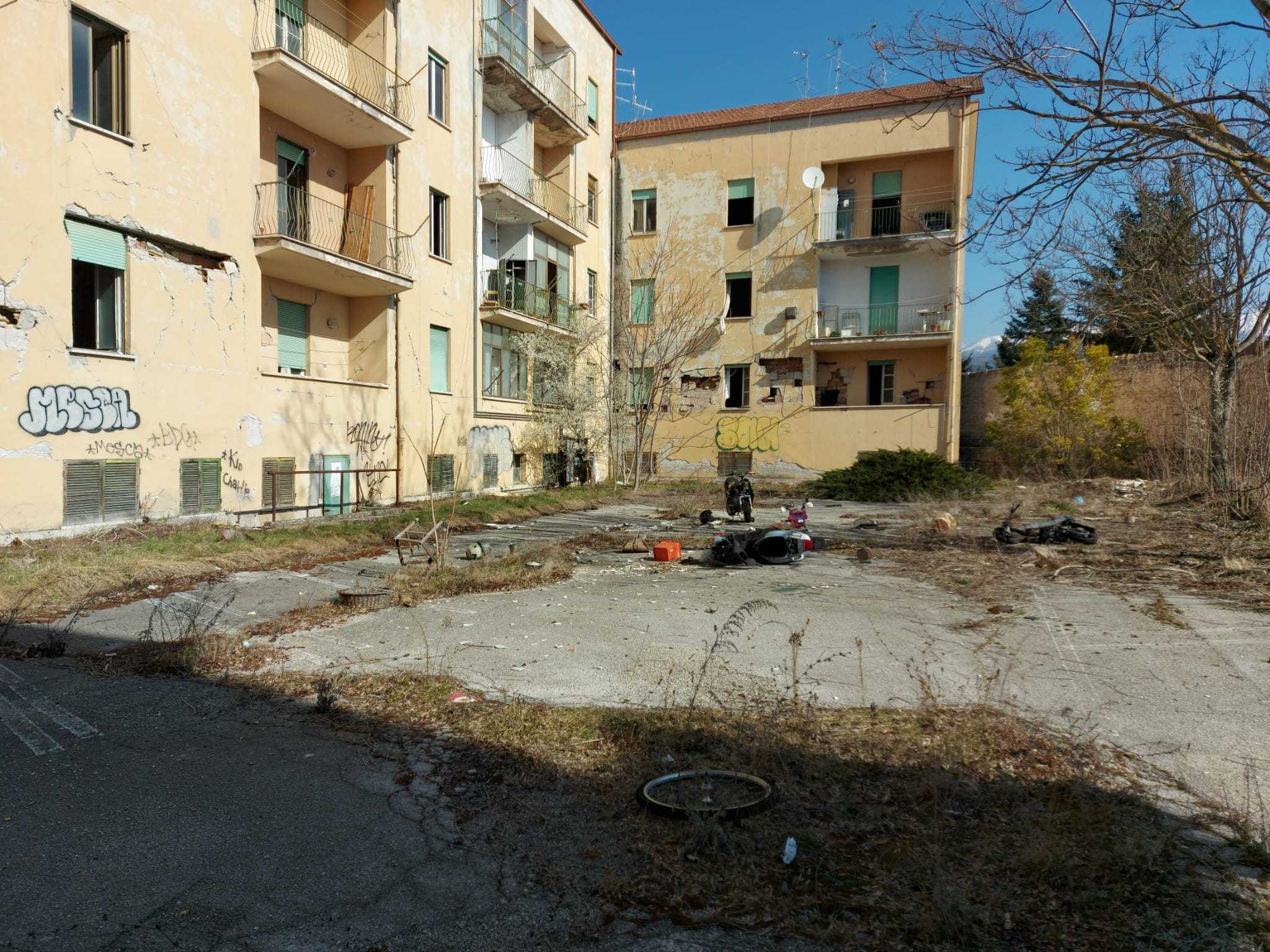 Porta Leoni: affidati lavori per demolizione palazzine Ater (foto)