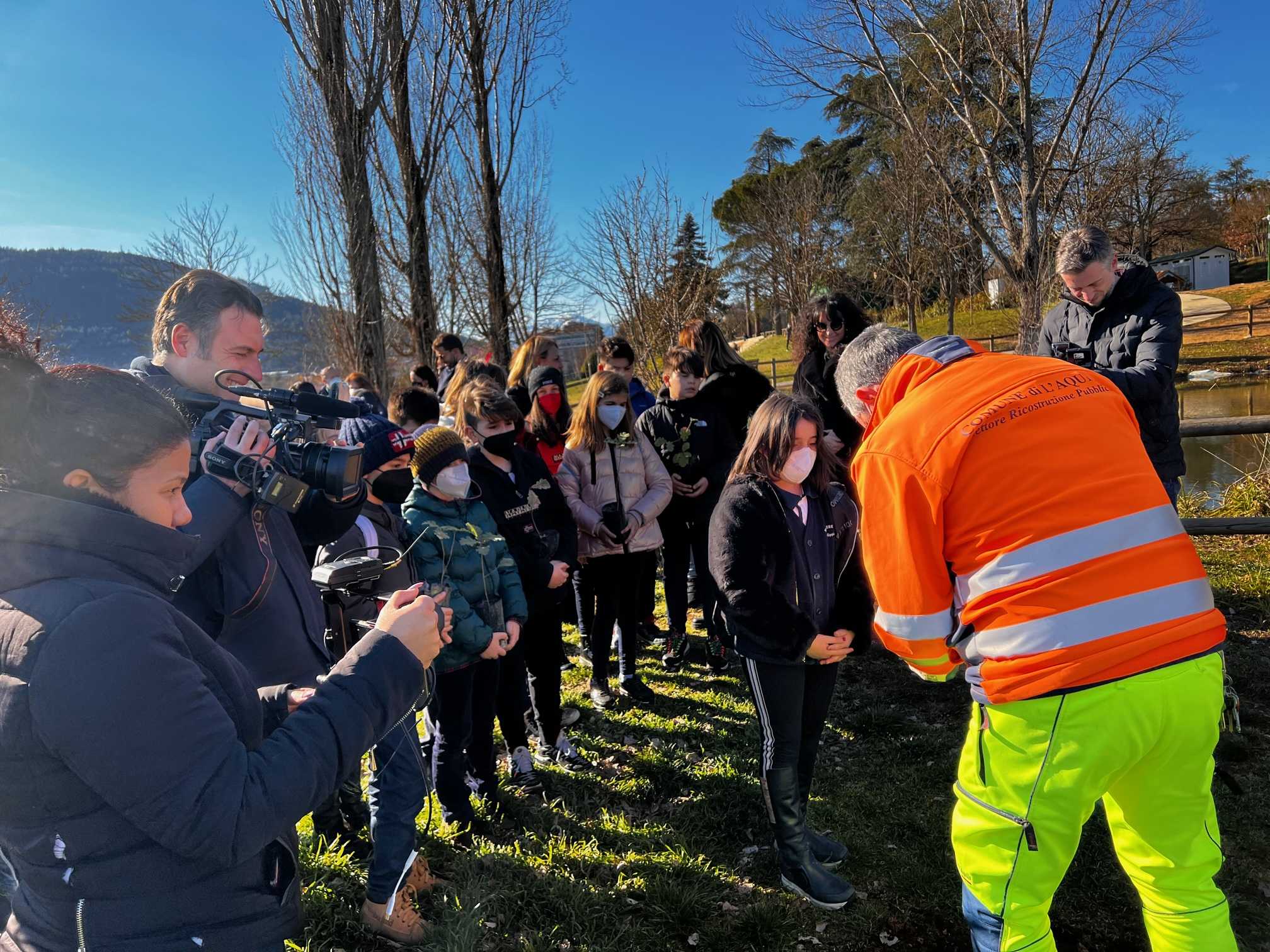 Parco del Sole, il Rotary Club L’Aquila Gran Sasso d’Italia fa una donazione di querce