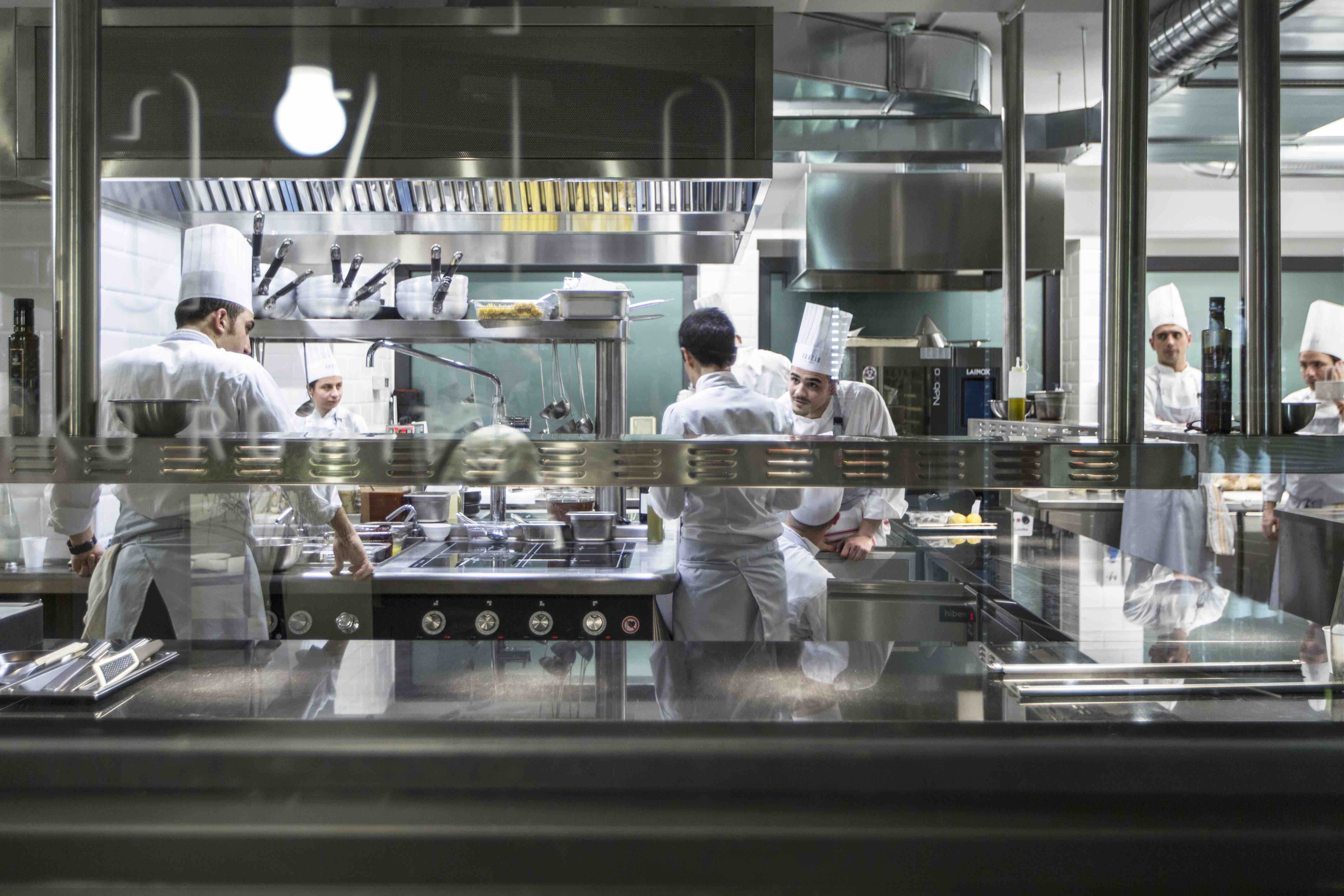 Aperte iscrizioni 18esimo corso Accademia Niko Romito: selezioni per aspiranti cuochi tra 18 e 35 anni