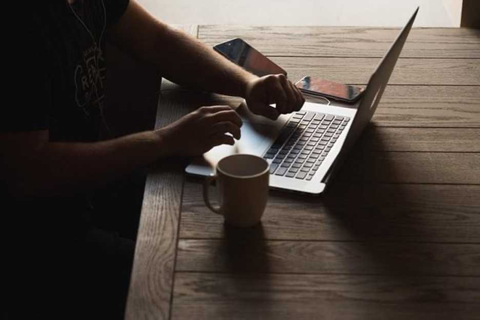 Avviare un business da casa: vantaggi e svantaggi