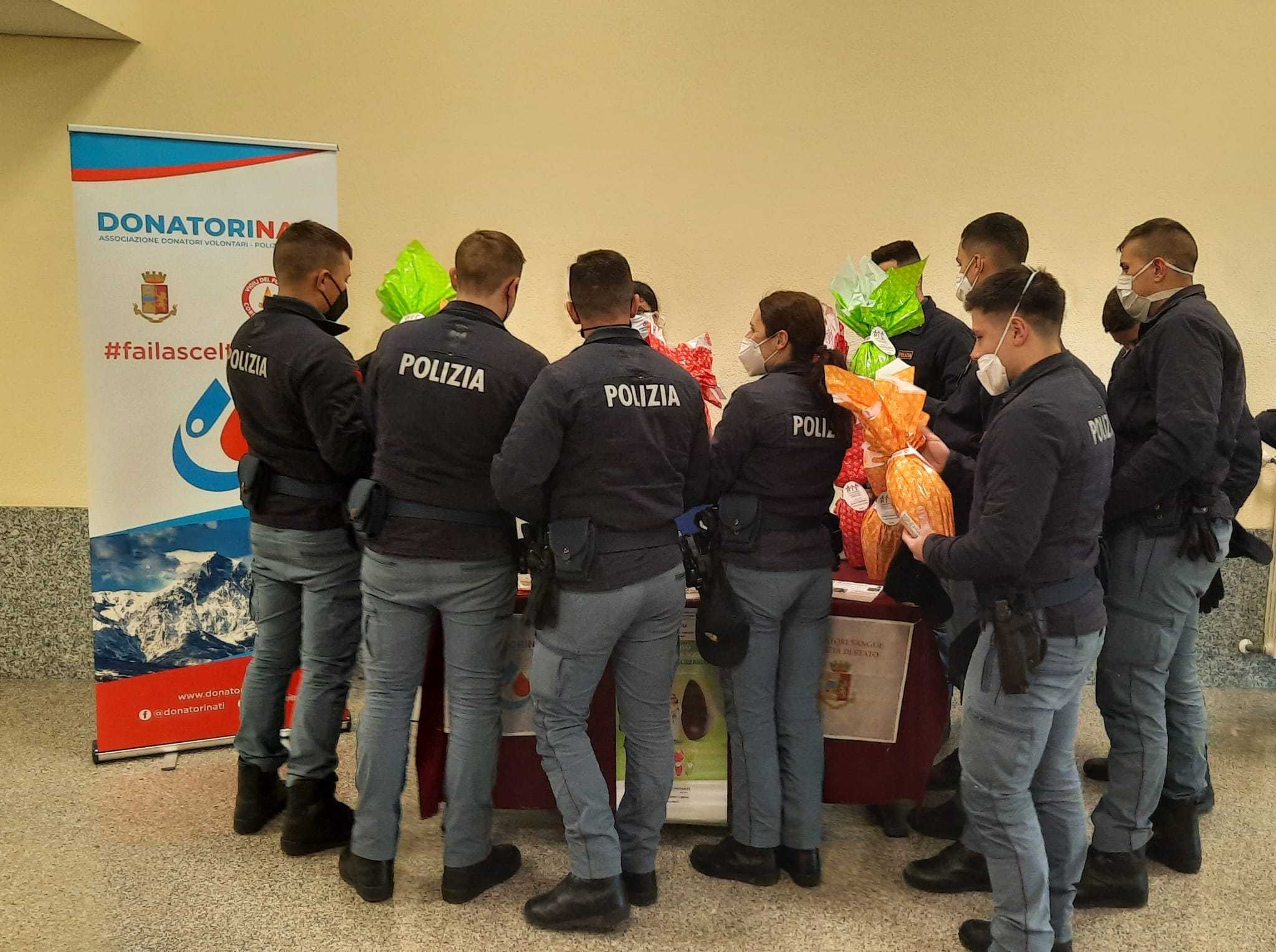 Vendita uova di Pasqua dell’Ail, la Polizia di Stato a sostegno della raccolta fondi
