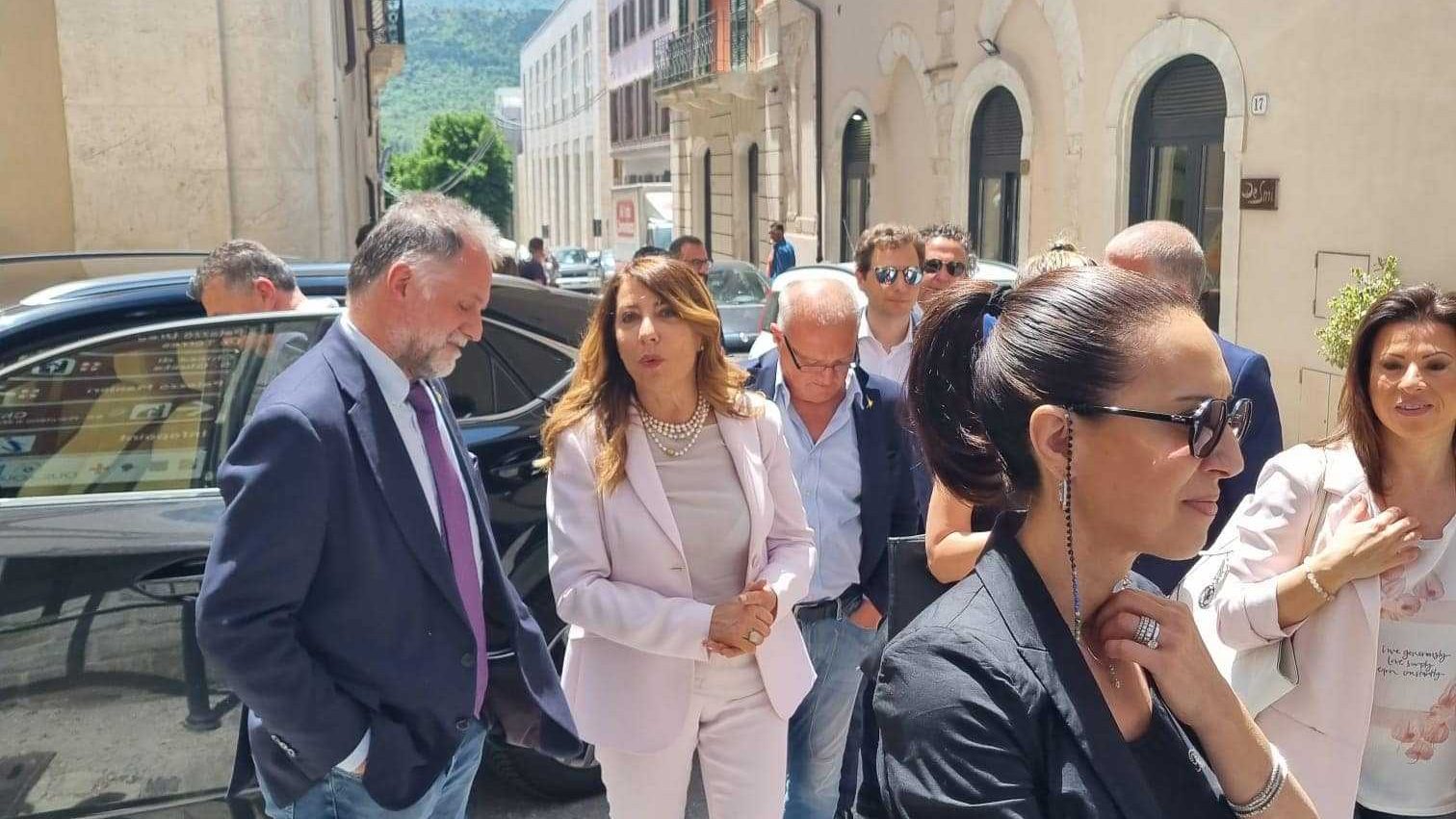 Turismo, ministro Garavaglia all’Aquila: “Segnalatemi eventi da inserire in calendario internazionale”