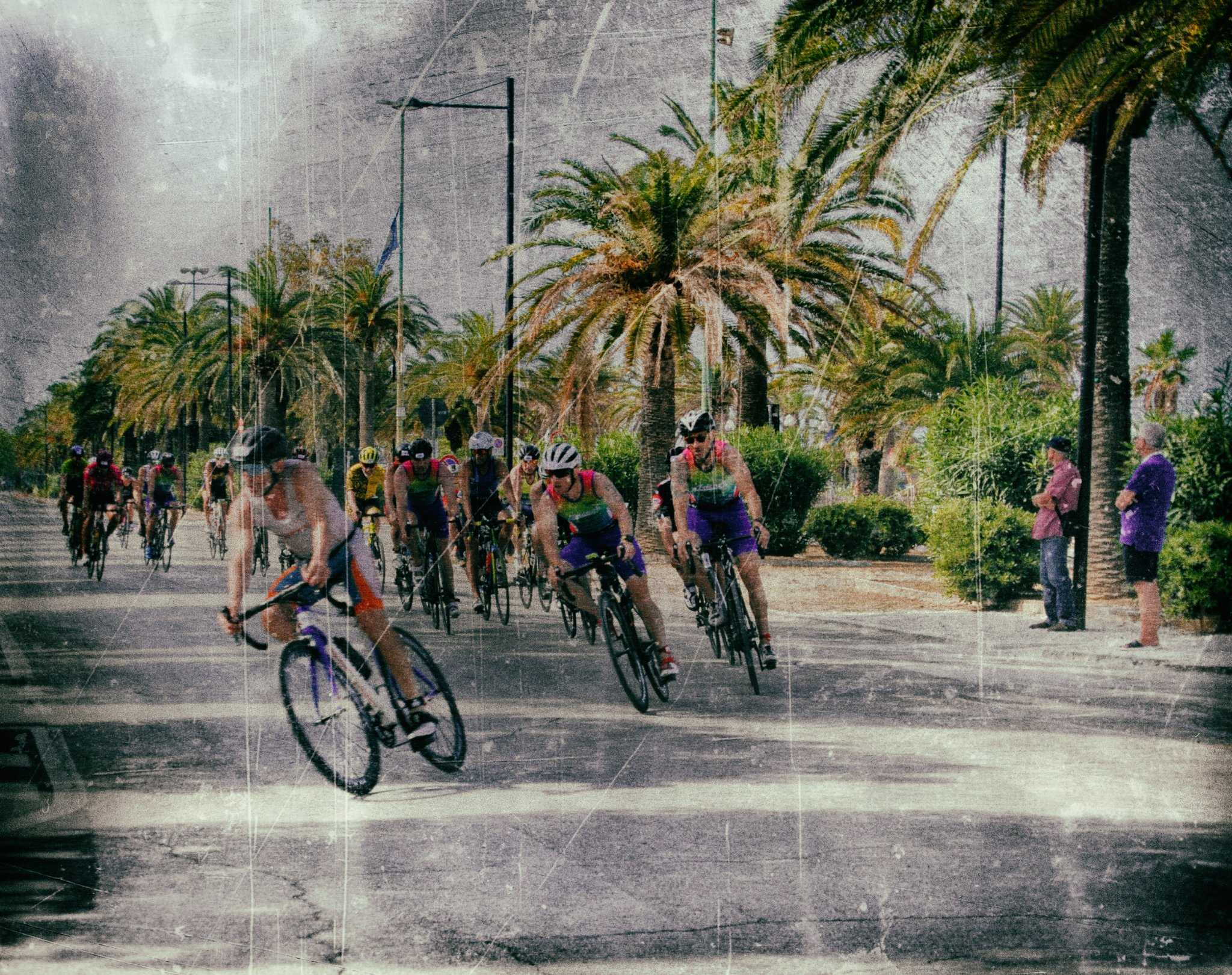 Triathlon: Casciotti e Ciavattella si impongono a Giulianova, 200 i partecipanti