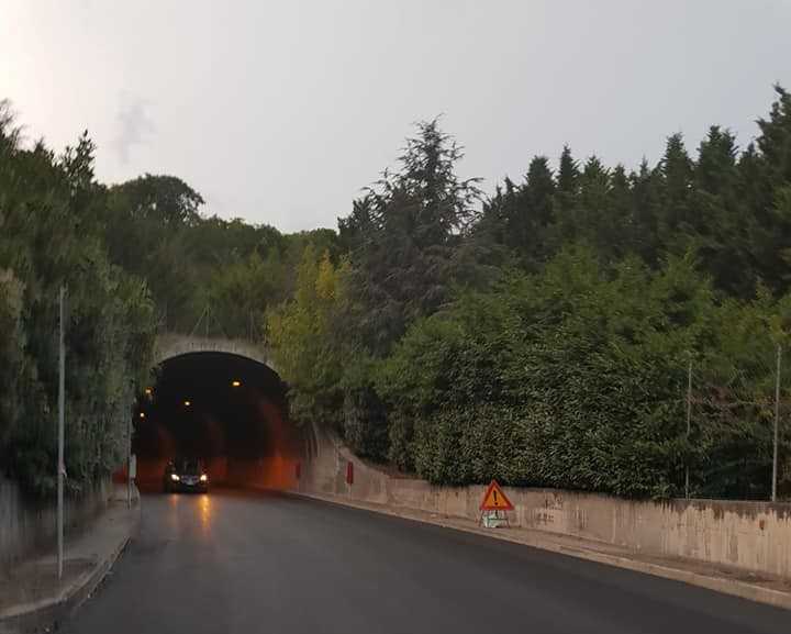 Chiusura temporanea notturna galleria Collemaggio per lavori ripulitura e adeguamento segnaletica stradale 