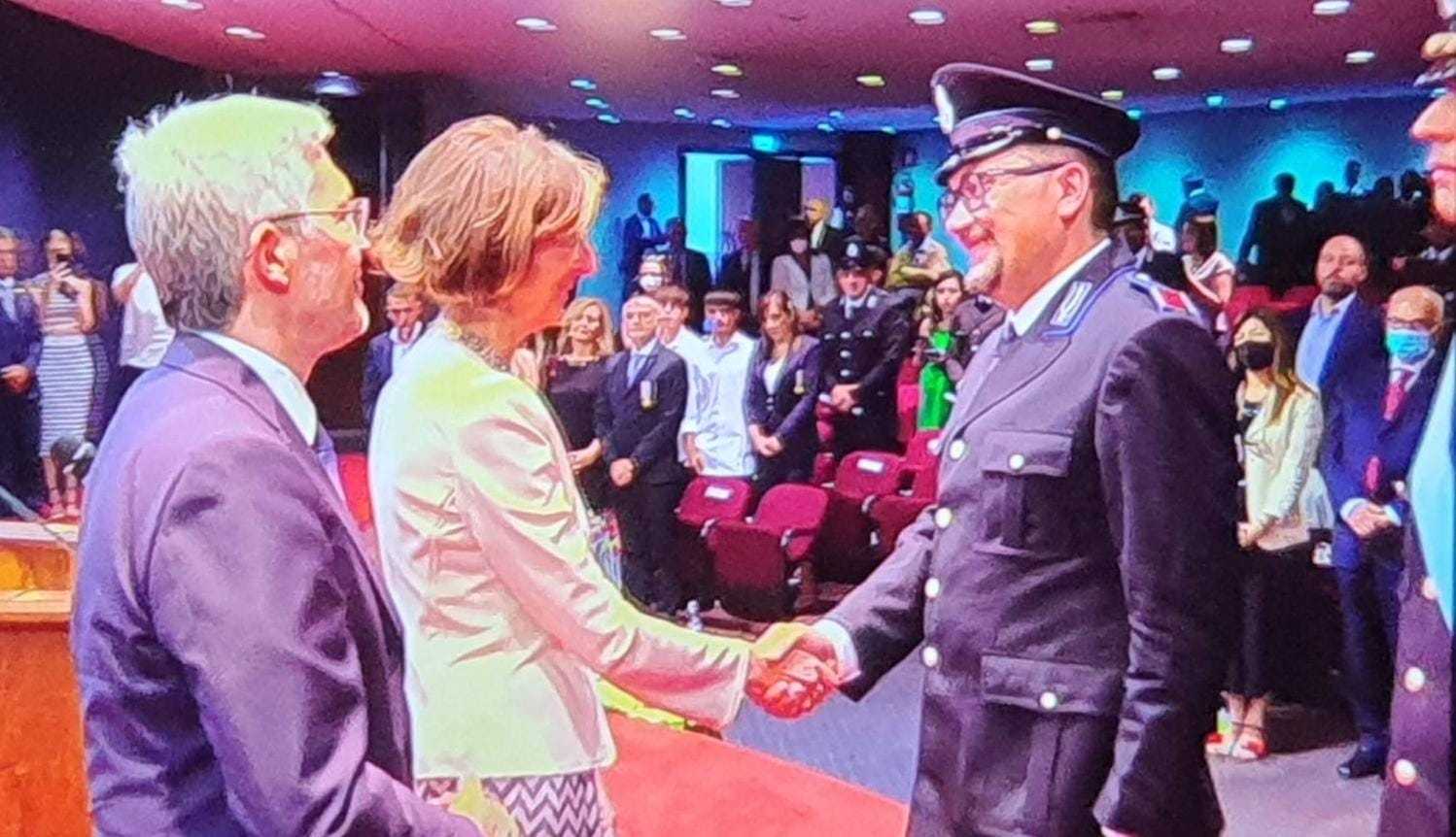 Da Sulmona all’Ucraina per aiutare profughi. premiato il poliziotto penitenziario Antonino Genovese