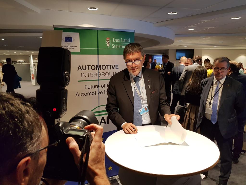 Automotive, Marsilio: “passaggio all’elettrico entro 2035 rischio per filiera automobilistica e crescita Regioni”