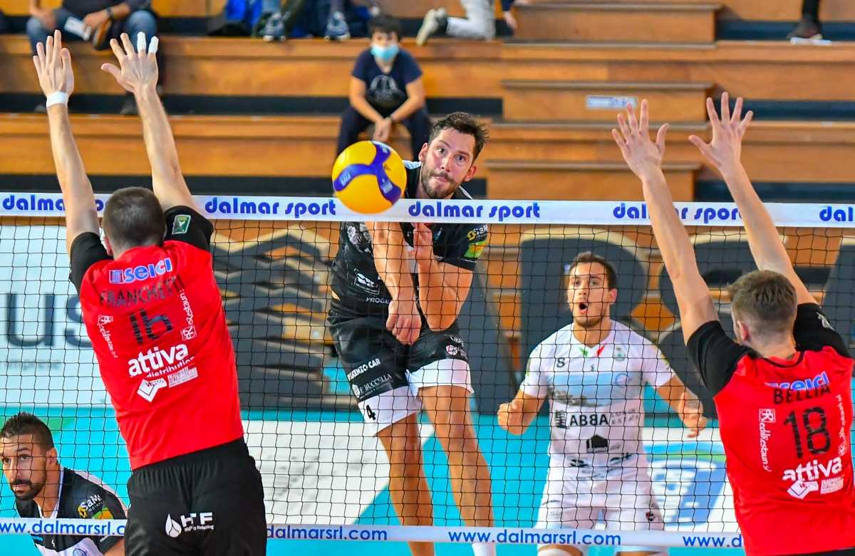 Pallavolo, la Sieco Service Impavida Ortona ritrova lo schiacciatore Matteo Bertoli