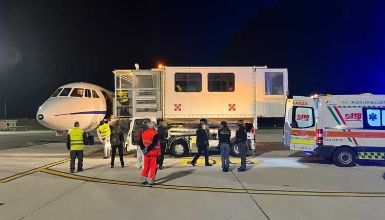 Volo di emergenza da Pescara a Pisa, uomo in pericolo di vita: gravi ustioni