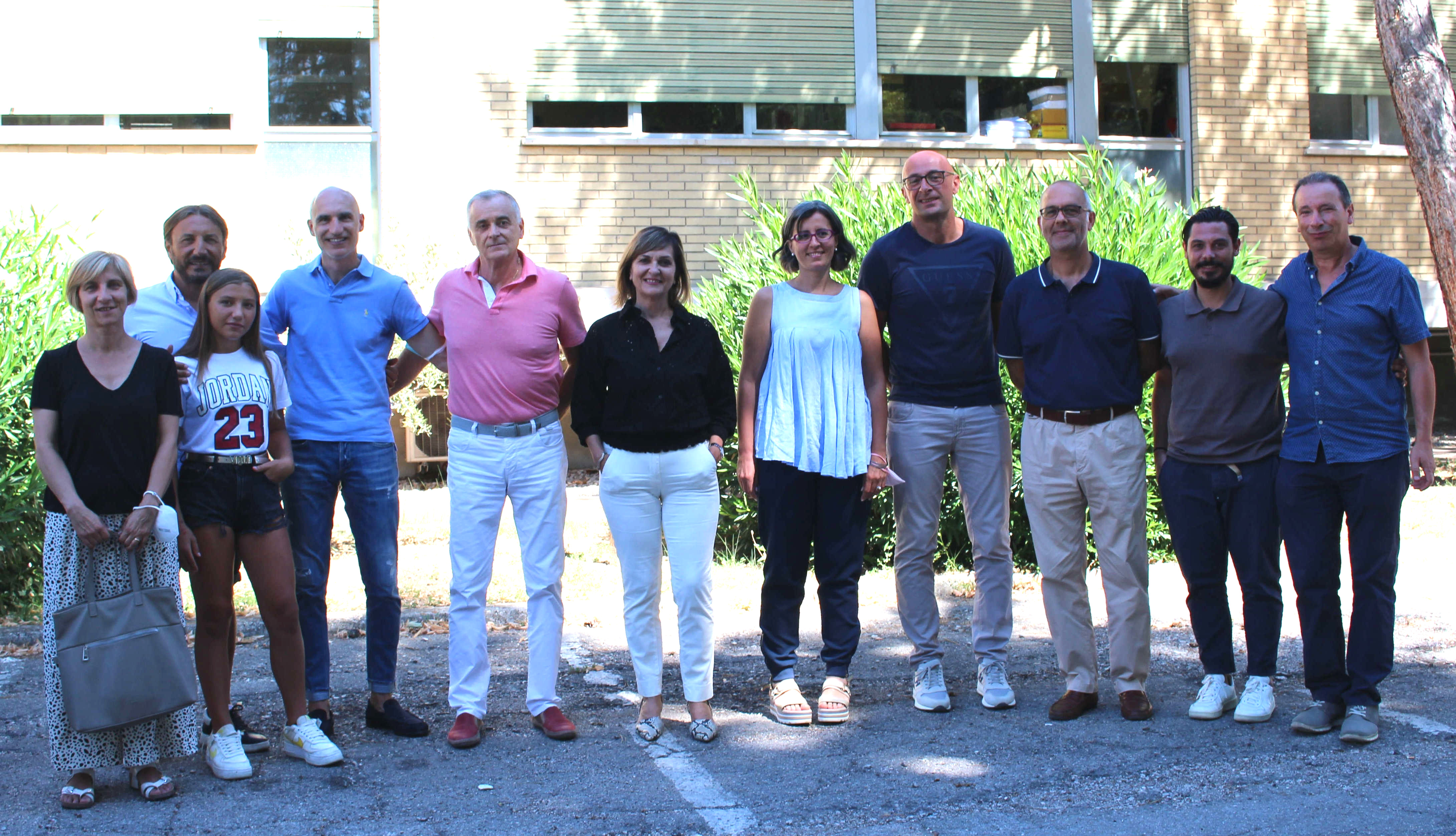 Maglia ricordo a Marco Marcattilii dall’istituto Alessandrini -Marino