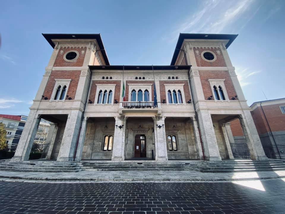 Covid, giù contagi e decessi: 35.004 nuovi positivi e 158 vittime nelle ultime 24 ore