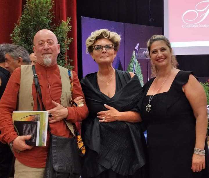 Tre onorificenze in 15 giorni per il poeta e musicista Gianfranco Rossodivita