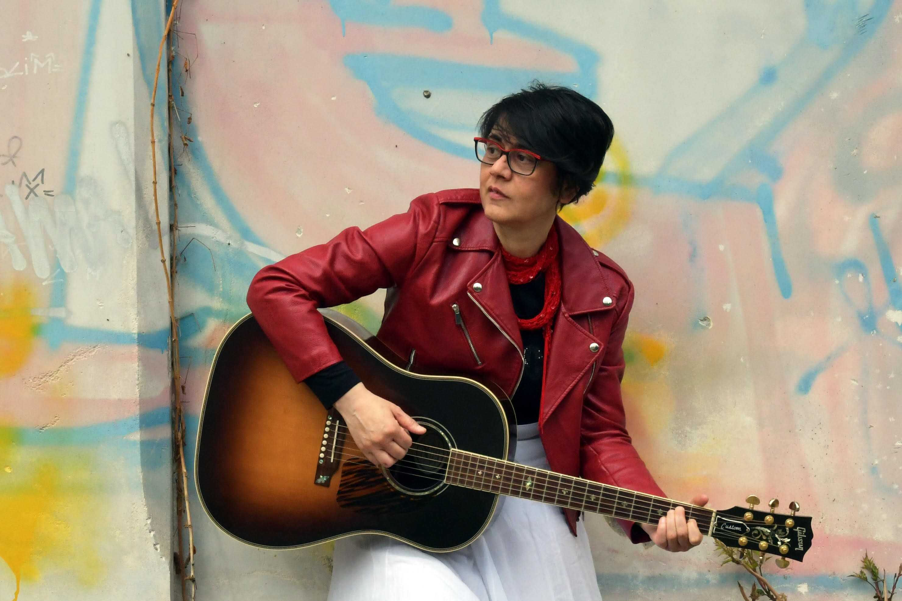 La cantautrice Lara Molino in concerto a San Salvo con “Amoremé”