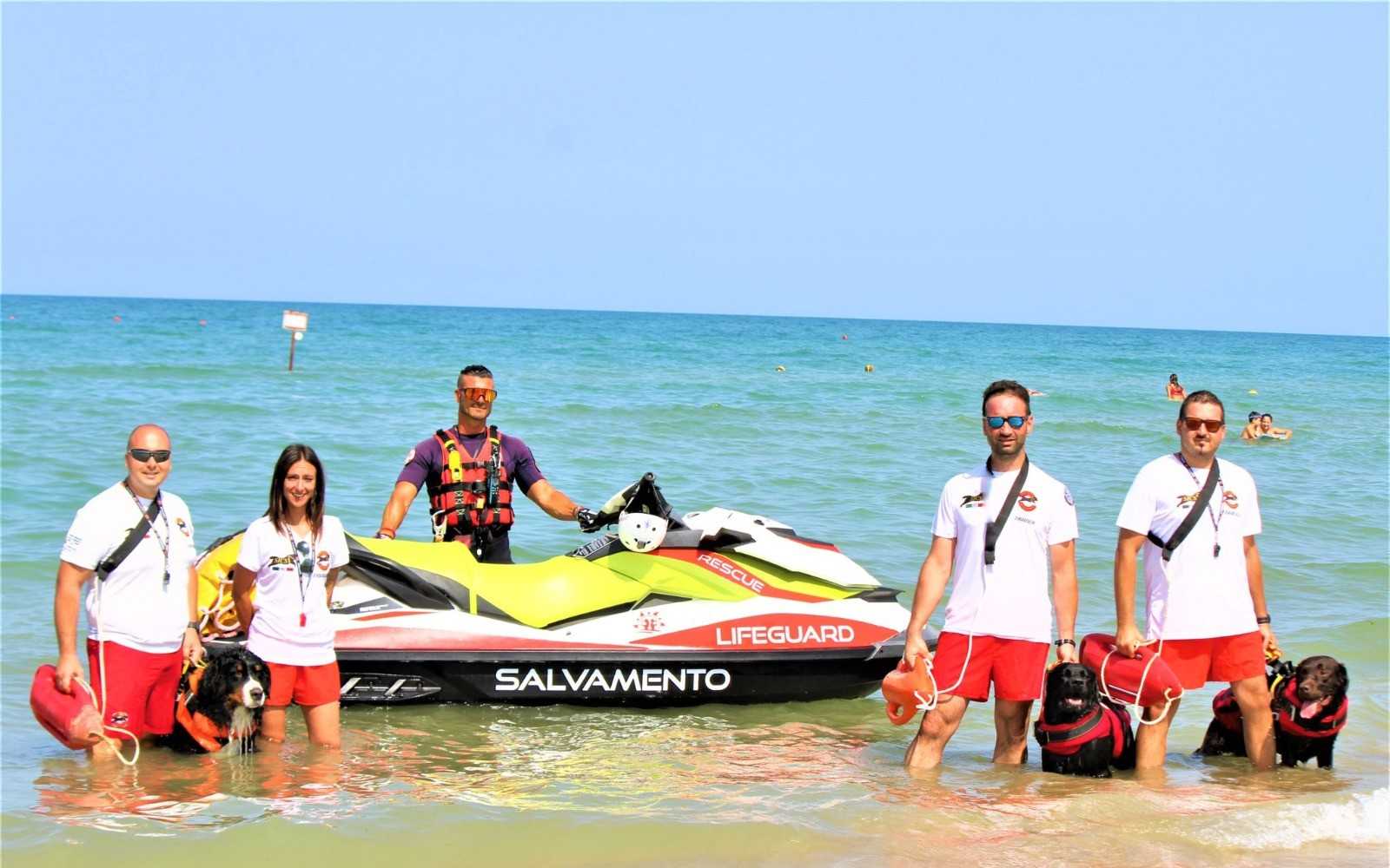 Ferragosto: intensificati i servizi di sorveglianza in mare e sulla spiaggia