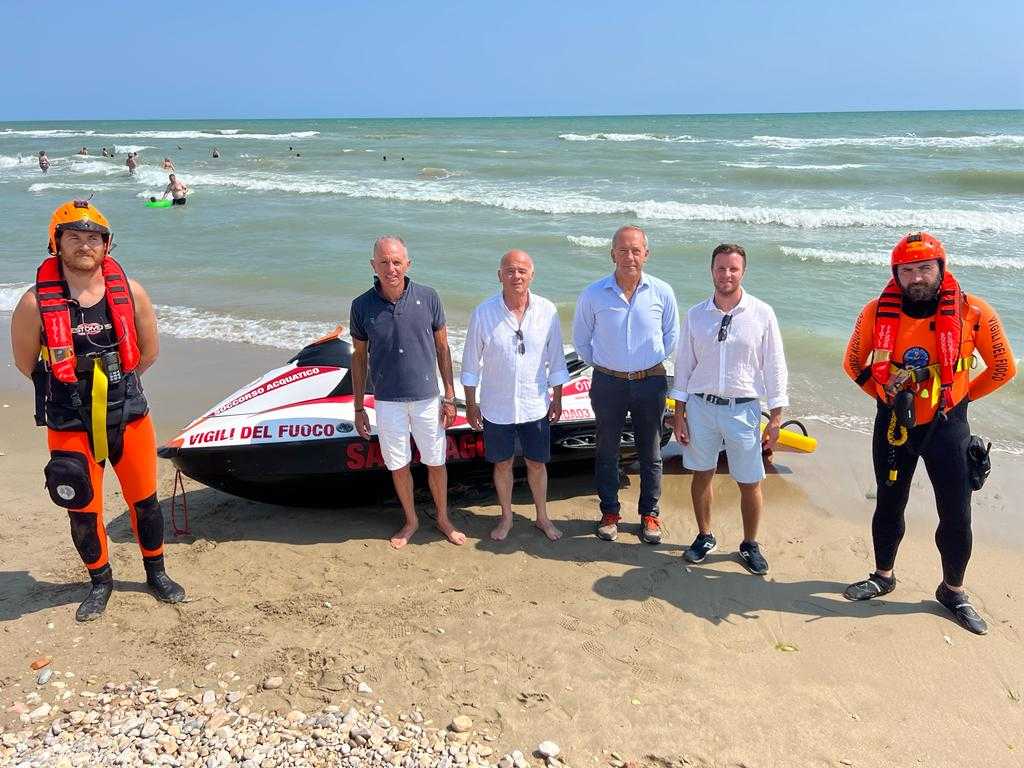 Tortoreto, dislocata moto d’acqua dei vigili del fuoco per il presidio stagionale