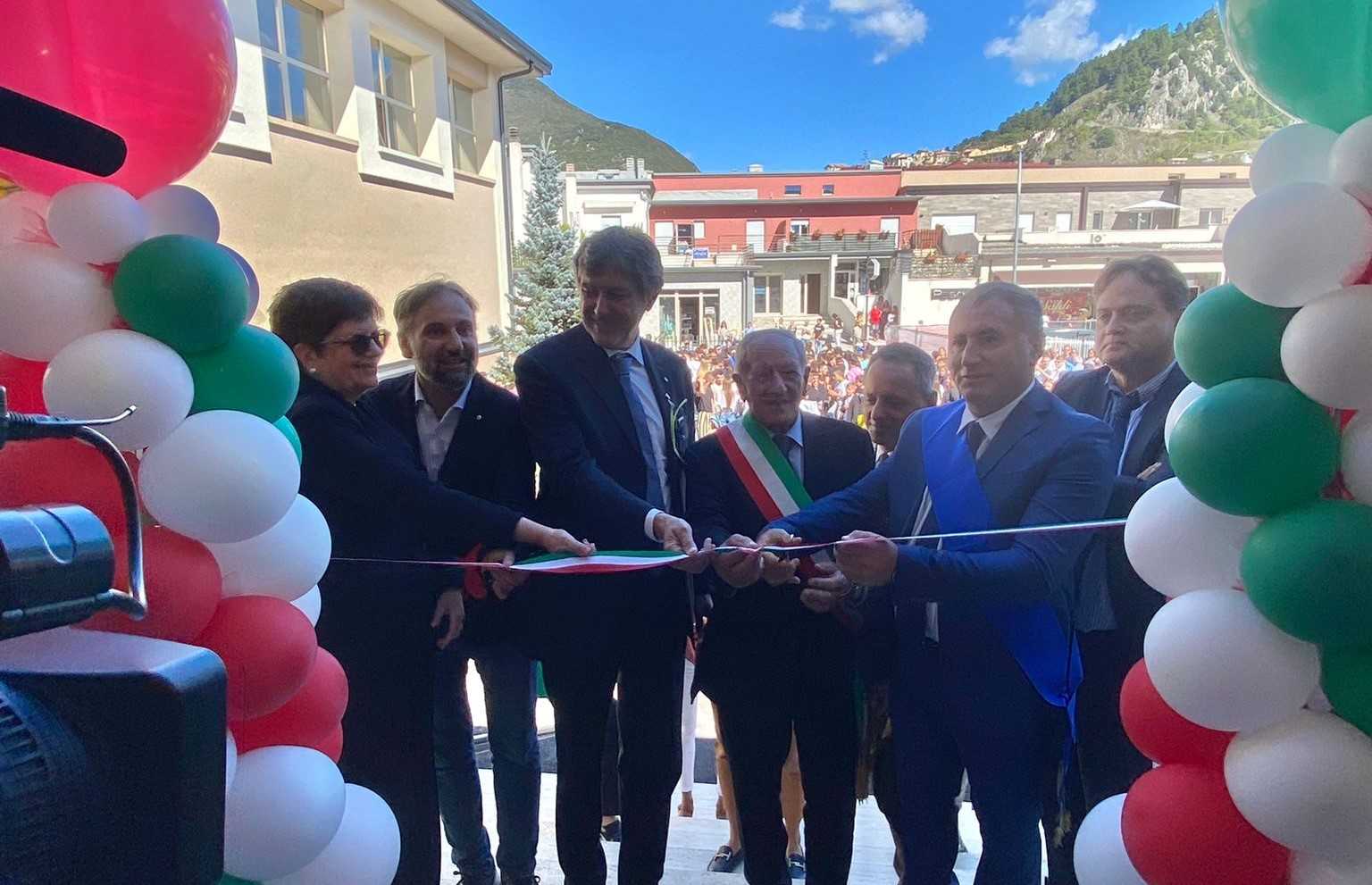 Inaugurato nuovo liceo a Castel di Sangro, Marsilio: “Auspico scuole di questo livello in tutto l’Abruzzo”