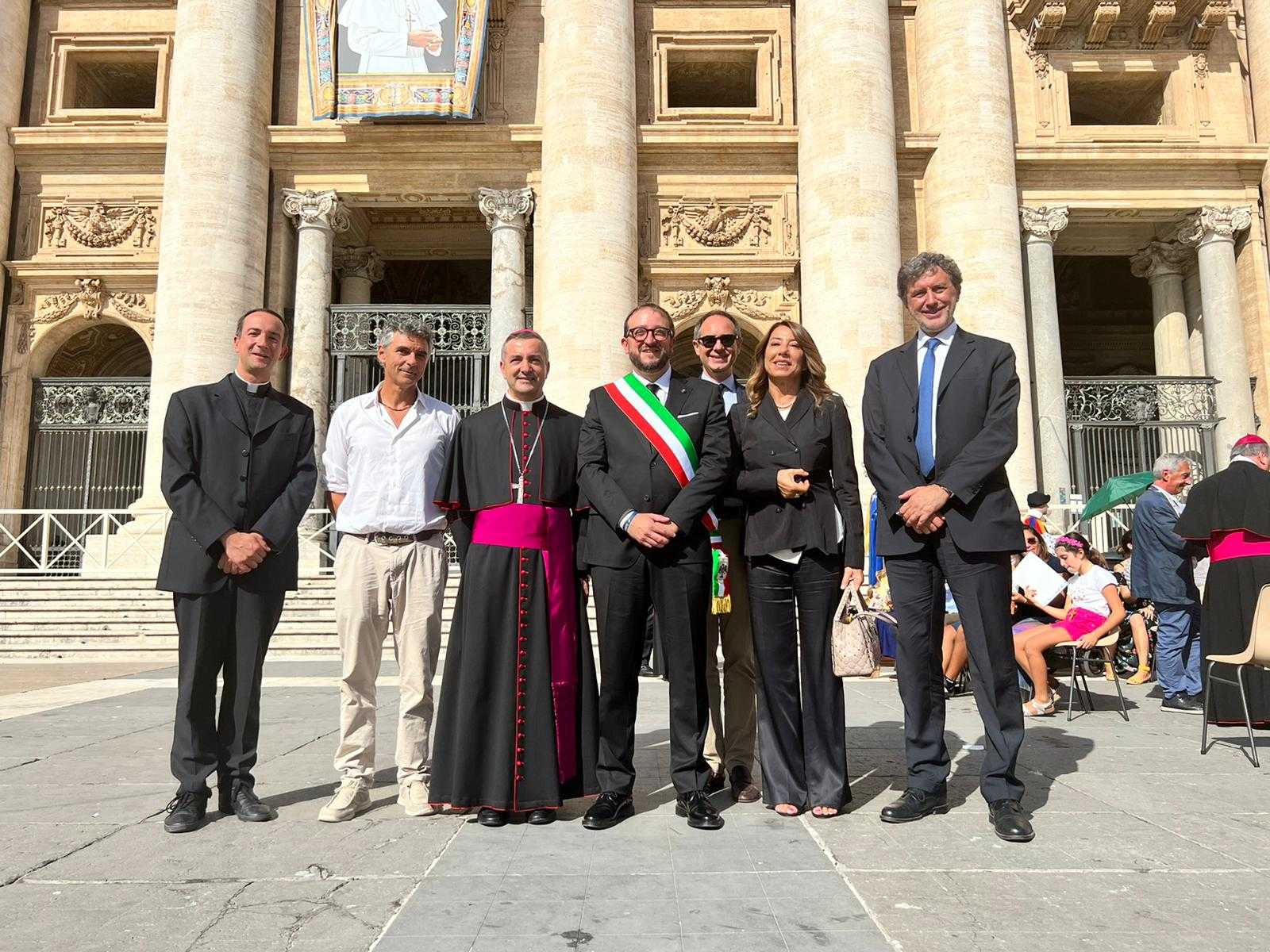 Consegnato a Papa Francesco il premio del perdono, Biondi: “Grande emozione” (FOTO)