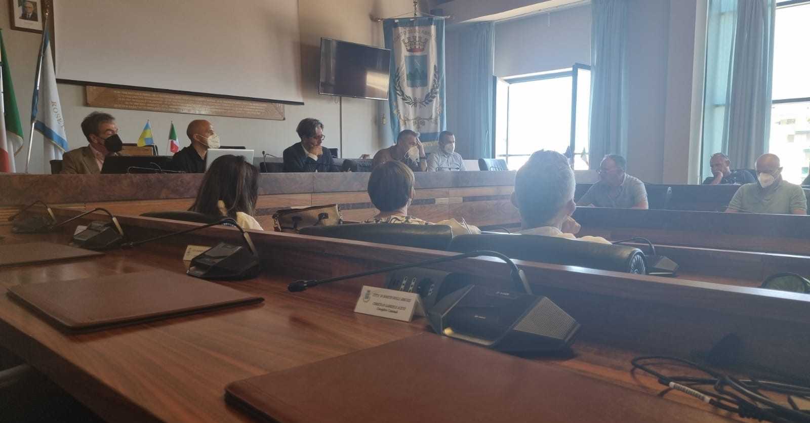 Aziende e occupazione, a Roseto prove di dialogo tra lavoratori e la Salpa
