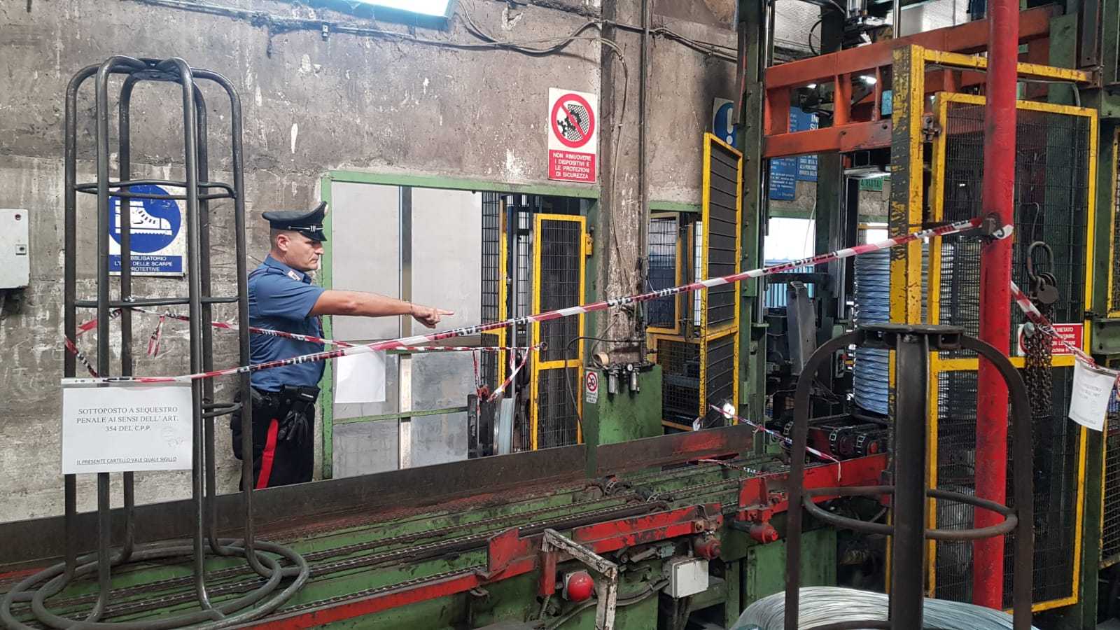 Incidente sul lavoro, operaio 49enne muore travolto da un macchinario