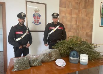 Nasconde un chilo e mezzo di marijuana in casa: 51enne arrestato dai carabinieri