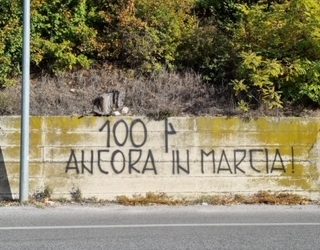 Fasci littori in giro per L’Aquila: “Ancora in marcia”, la denuncia