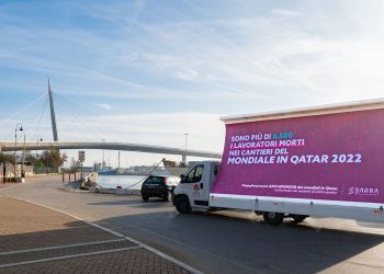È pescarese il primo anti-sponsor italiano dei mondiali in Qatar, manifesti shock in città e campagna social