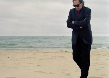 Franco Battiato – La Voce del Padrone, dal 28 novembre al 4 dicembre solo al cinema, le sale abruzzesi