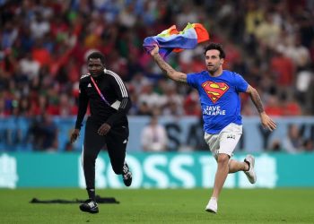 Invasione di campo del Falco, l’abruzzese Mario Ferri colpisce anche in Qatar