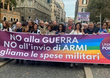 No all’invio delle armi, in centomila alla manifestazione per la pace: “Rifondazione Comunista c’è”
