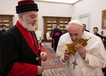 Dalla cattedrale di Ortona al Patriarca della Chiesa Assira: il Papa dona una reliquia di San Tommaso