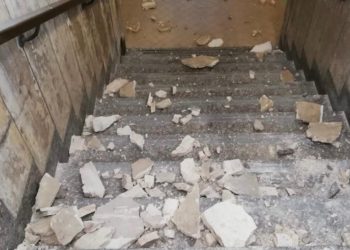 Terremoto Marche, gente in strada e pioggia di calcinacci: evacuata una clinica di Ancona (FOTO)