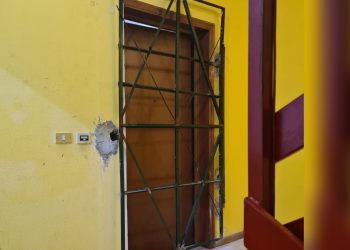 Trasforma la sua abitazione in un bunker per spacciare droga, arrestato giovane nel Teramano