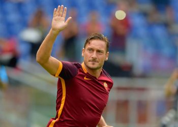 Totti, Ilary, i giudici, i Rolex: arriva, puntuale come un orologio, l’ora legale