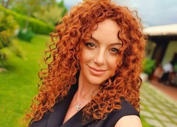 Apre al Palazzetto dei Nobili la mostra d’arte contemporanea “Tra colore, trame e trasparenze”